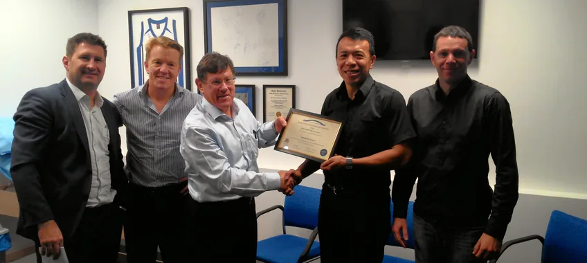 Dr Lai bersama rekan-rekan di Sydney selama fellowship lutut, 2014